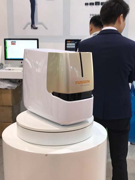 牙智寶-口內(nèi)影像輔助診斷設(shè)備設(shè)計-4.jpg 牙智寶-口內(nèi)影像輔助診斷設(shè)備設(shè)計-4.jpg